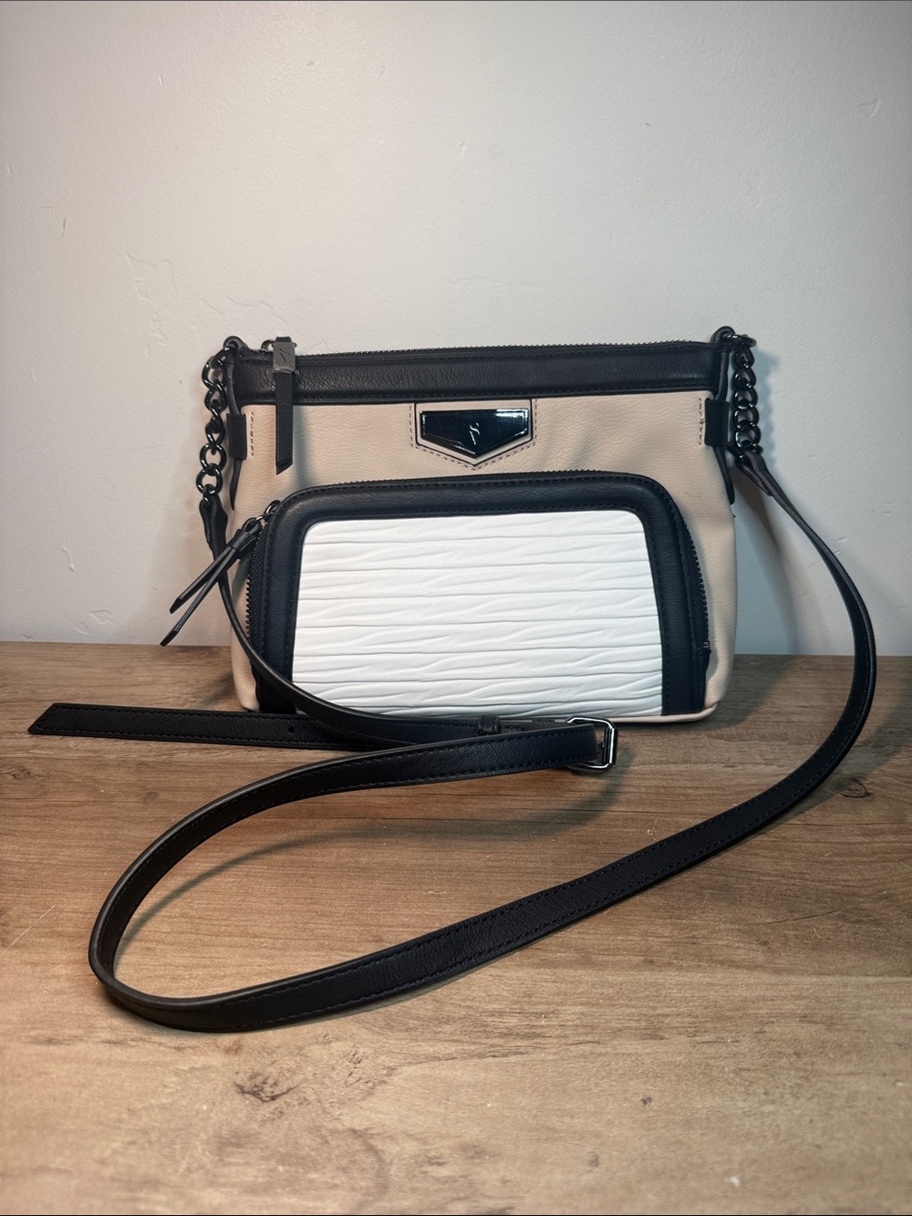 Vera Wang Black, Cream & White Crossbody Bag